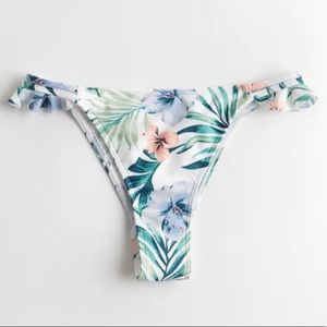 NWT Hollister swim bottom